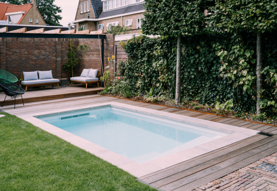 Plunge pool